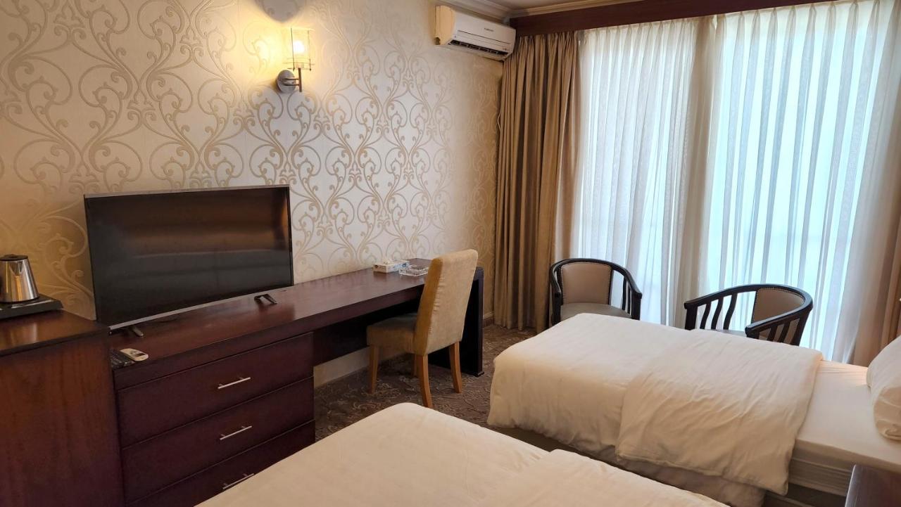 Red Crescent Guesthouse Ramallah Eksteriør bilde