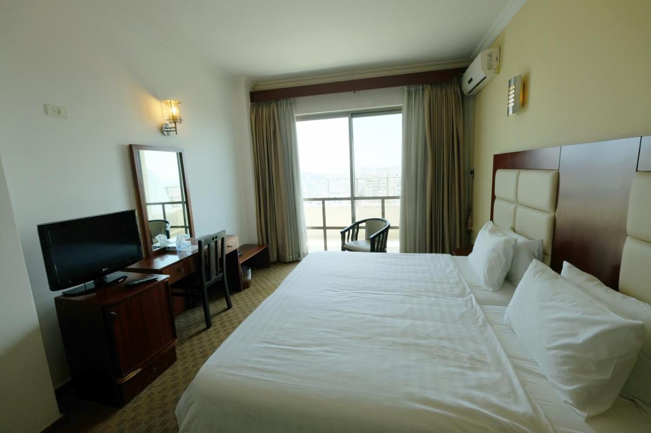 Red Crescent Guesthouse Ramallah Eksteriør bilde