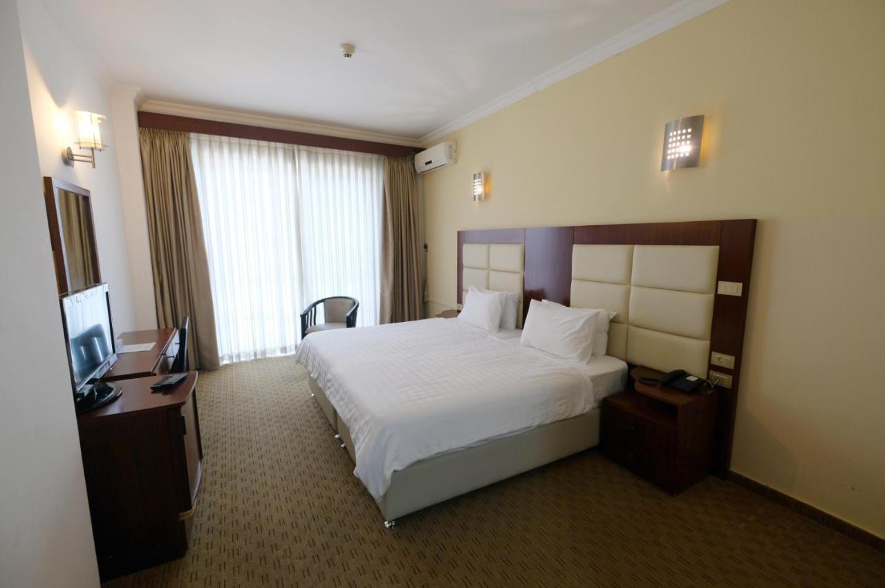 Red Crescent Guesthouse Ramallah Eksteriør bilde